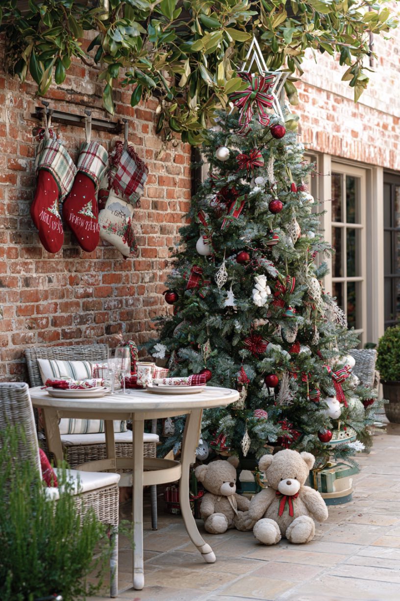 9. Outdoor Texas Christmas Patio